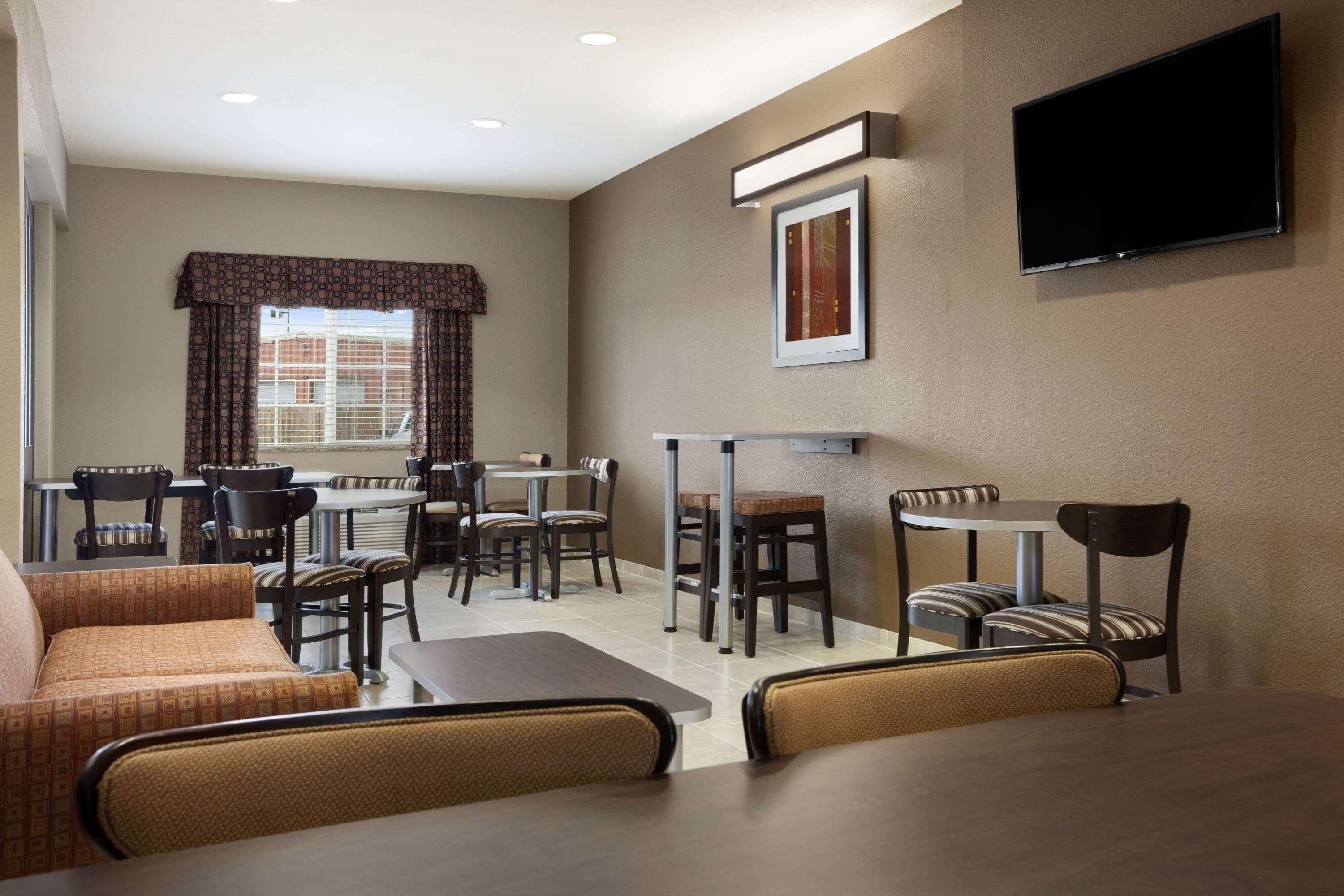 Microtel Inn & Suites Kenedy Exteriér fotografie