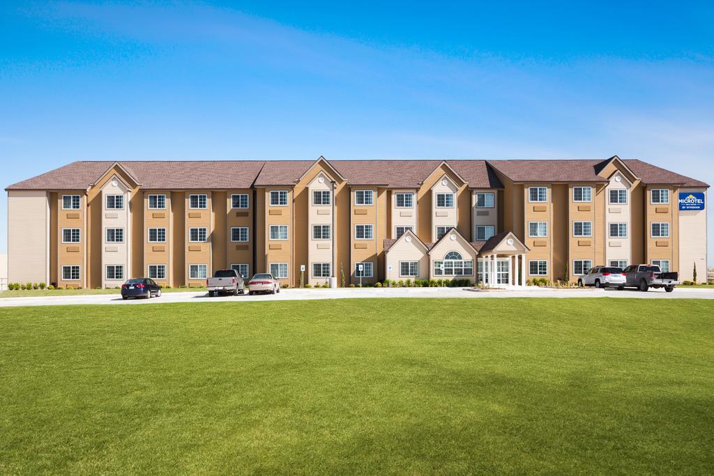 Microtel Inn & Suites Kenedy Exteriér fotografie