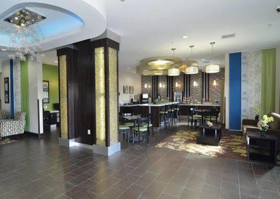 Microtel Inn & Suites Kenedy Exteriér fotografie